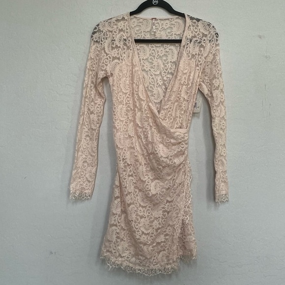 FREE PEOPLE WOMEN'S PEARL LACE LONG SLEEVE MINI DRESS size XS - Picture 3 of 8
